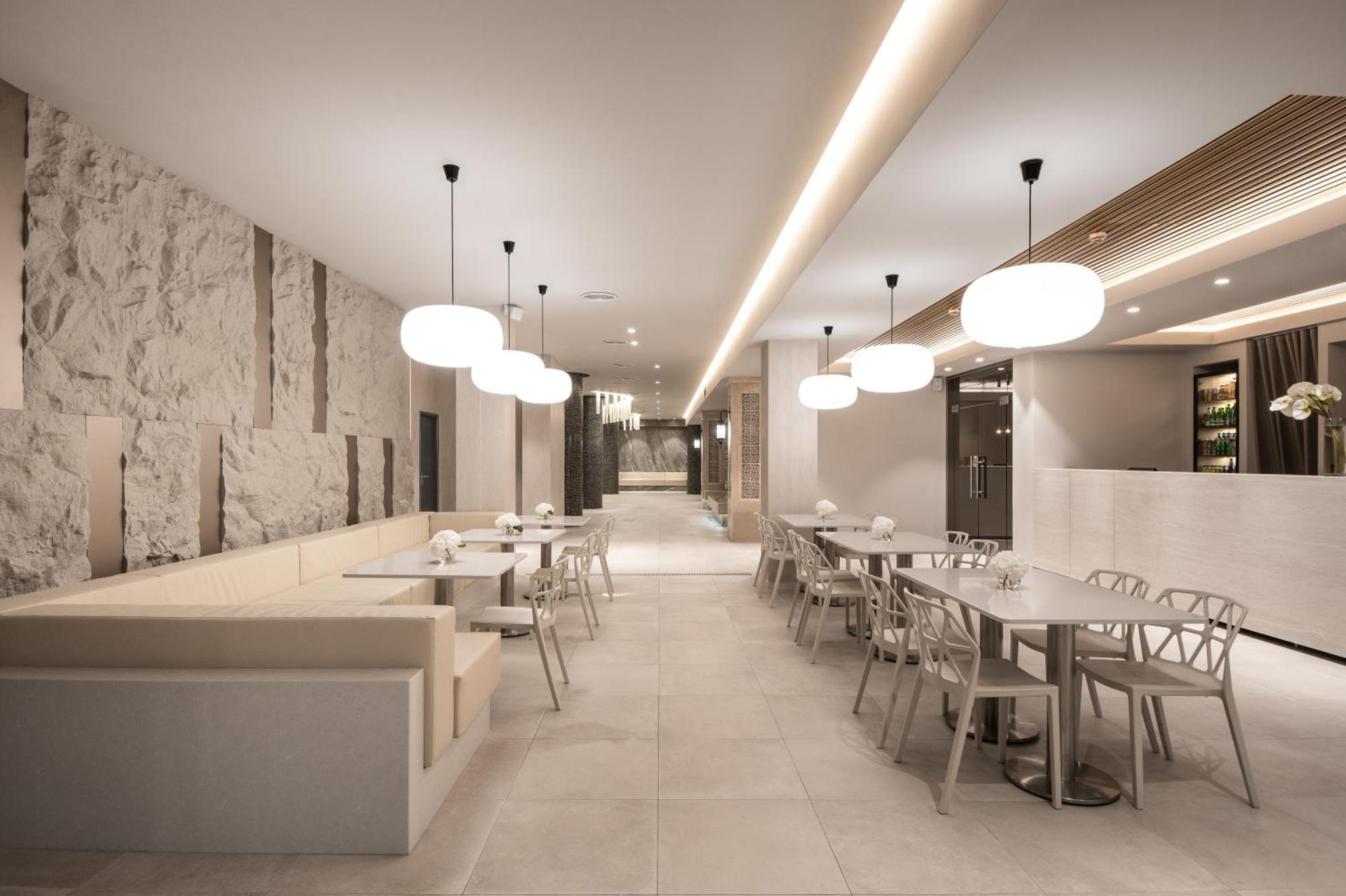Aquaperla Hotel & Spa Chisinau Ngoại thất bức ảnh
